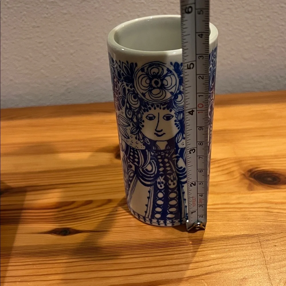 Bjorn Wiinblad Blue and White “Flora”Ceramic Vase - Picture 7 of 8